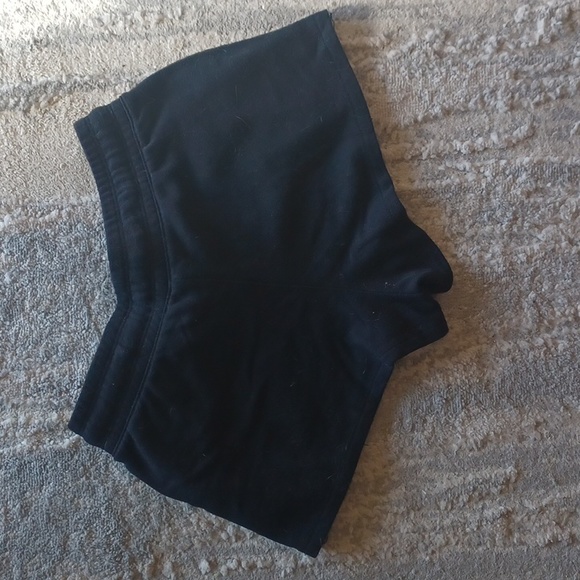 Yogalicious Womans XS Shorts - Picture 3 of 6